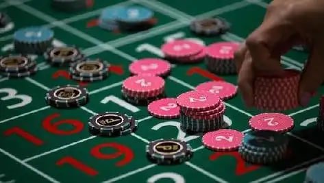 Antarmuka aplikasi mobile jurutogel menampilkan pertandingan Liga 1 dan opsi taruhan